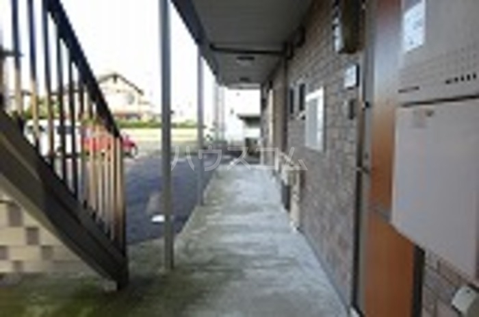 18/22 エントランス