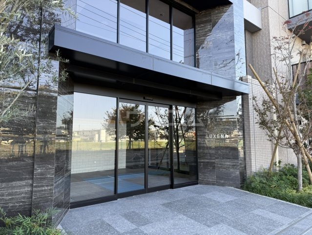 25/30 エントランス