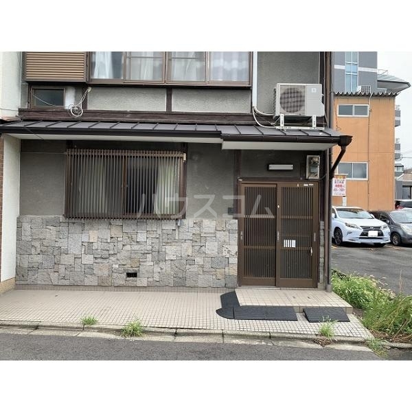 19/29 エントランス