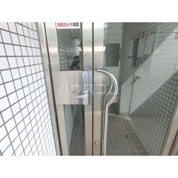 14/22 エントランス