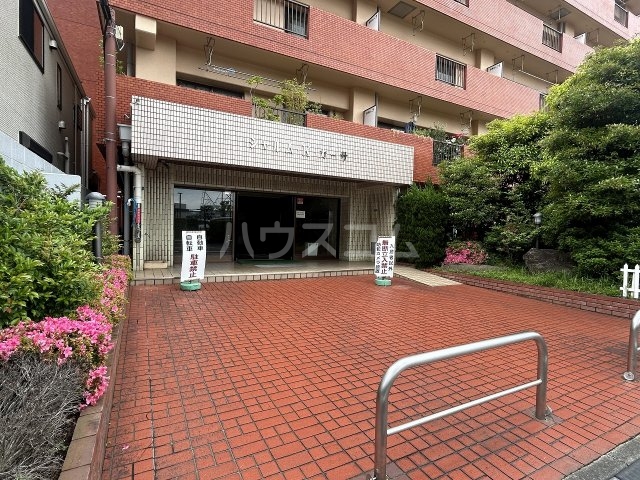 28/30 エントランス