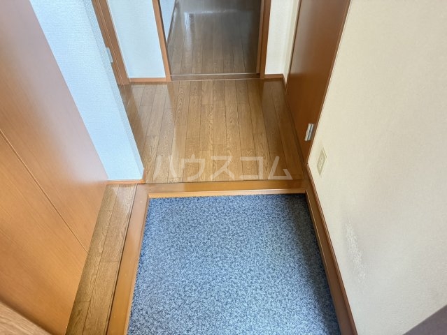 16/30 玄関