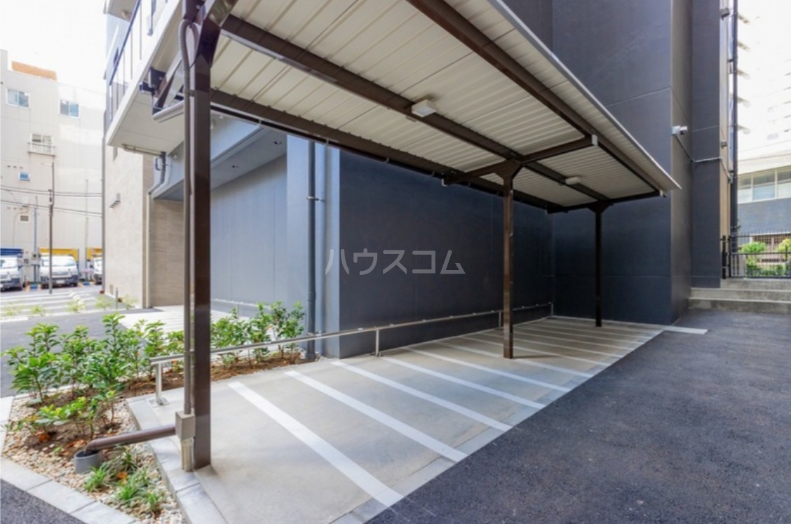 20/30 エントランス