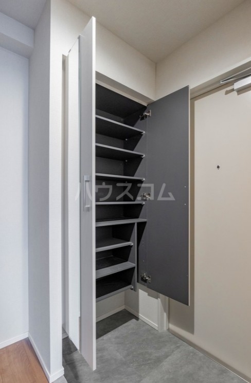 21/30 エントランス