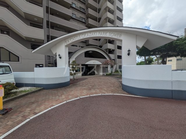 28/30 エントランス