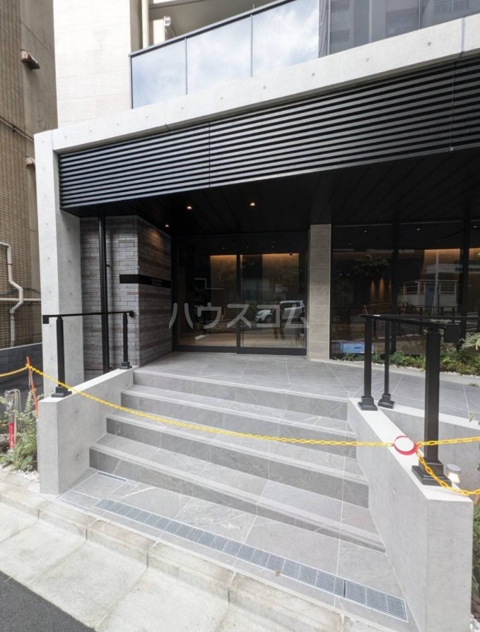 25/30 エントランス