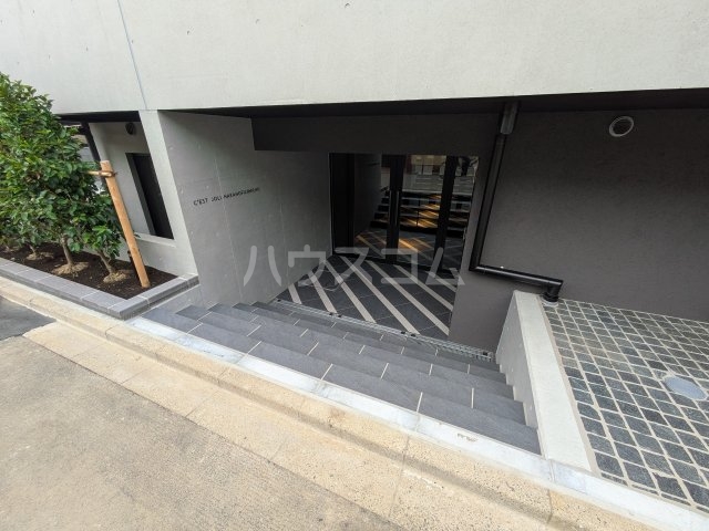 22/29 エントランス