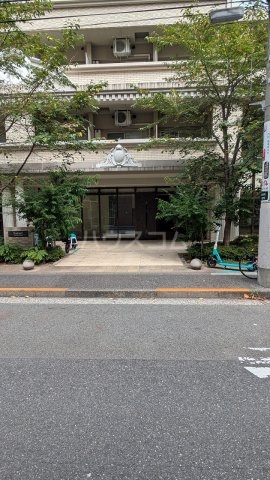 18/20 エントランス