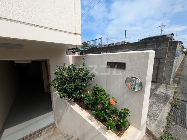 3/4 エントランス