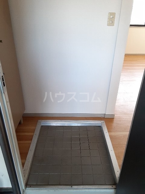 14/30 玄関