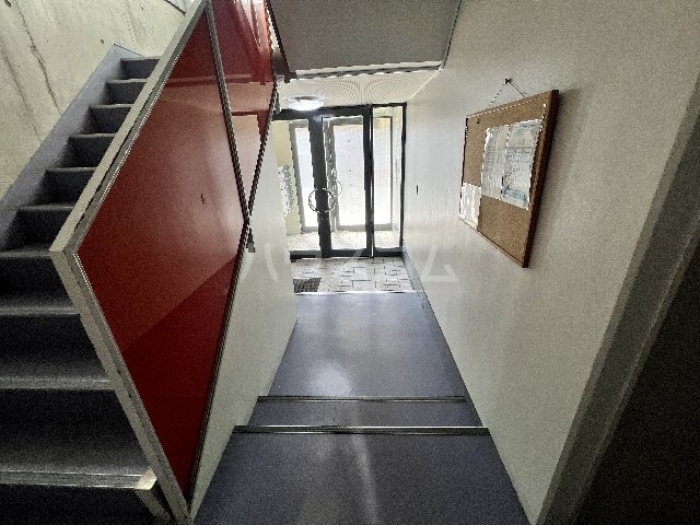 25/30 エントランス