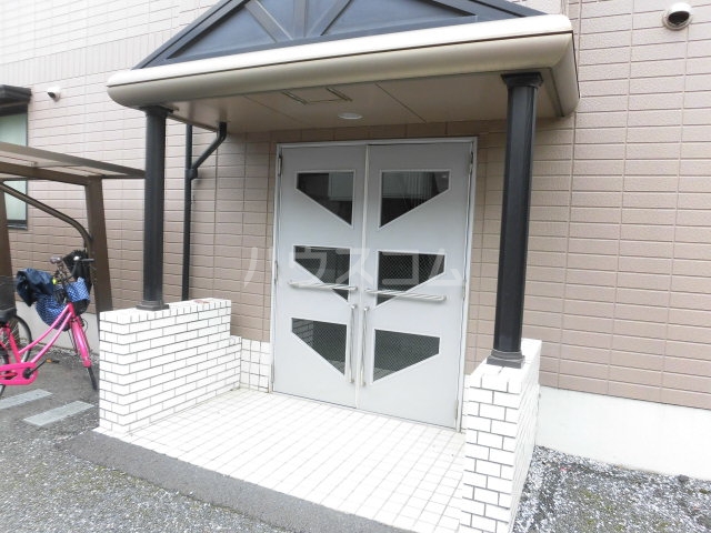 22/25 エントランス