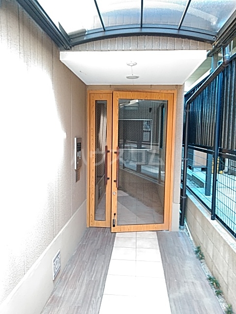 25/30 エントランス