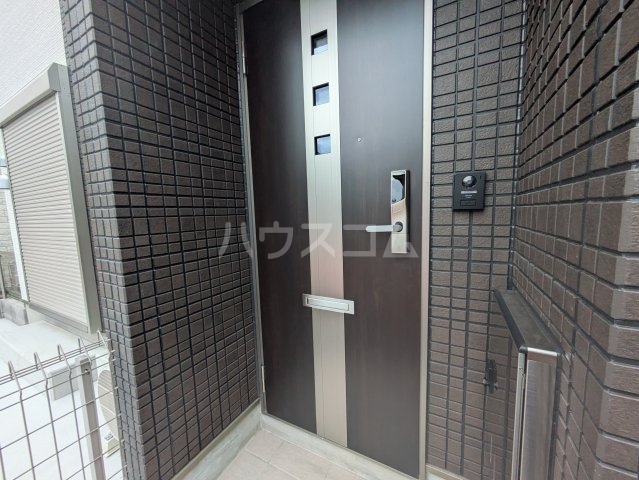 28/30 エントランス