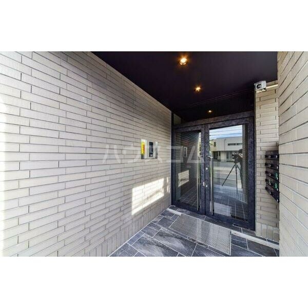 15/15 エントランス