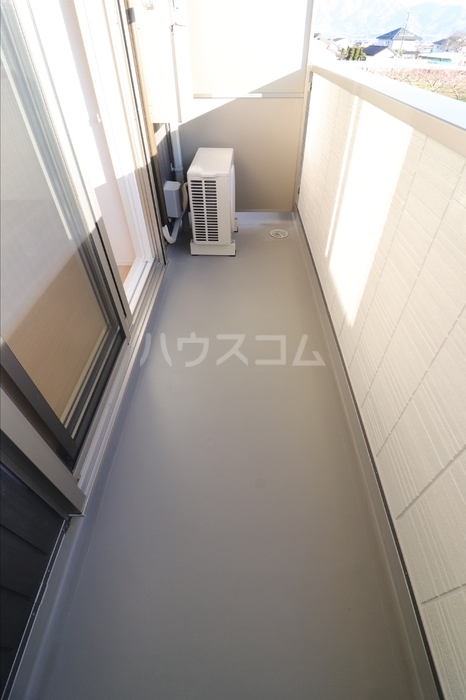 18/27 バルコニー