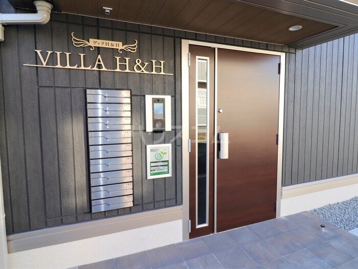 24/27 エントランス