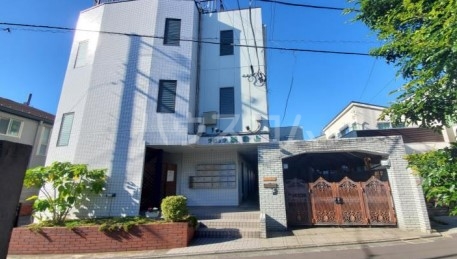 17/25 エントランス