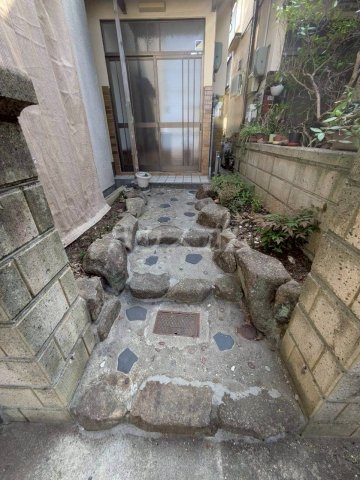 28/30 エントランス