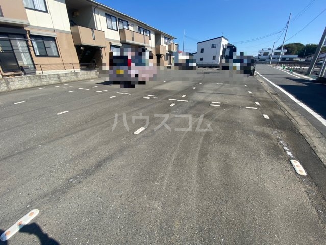 28/30 駐車場