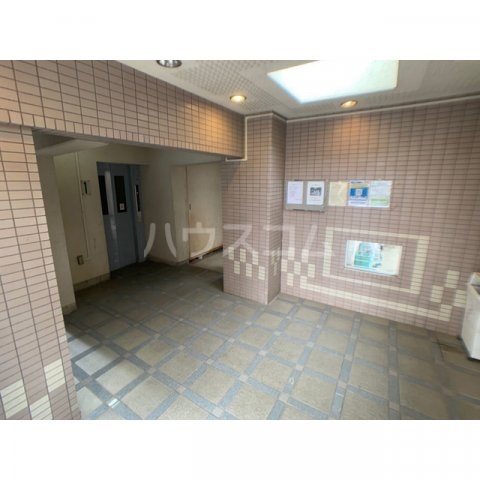 20/29 エントランス