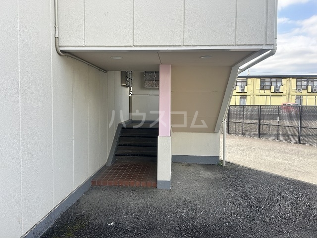 25/30 エントランス