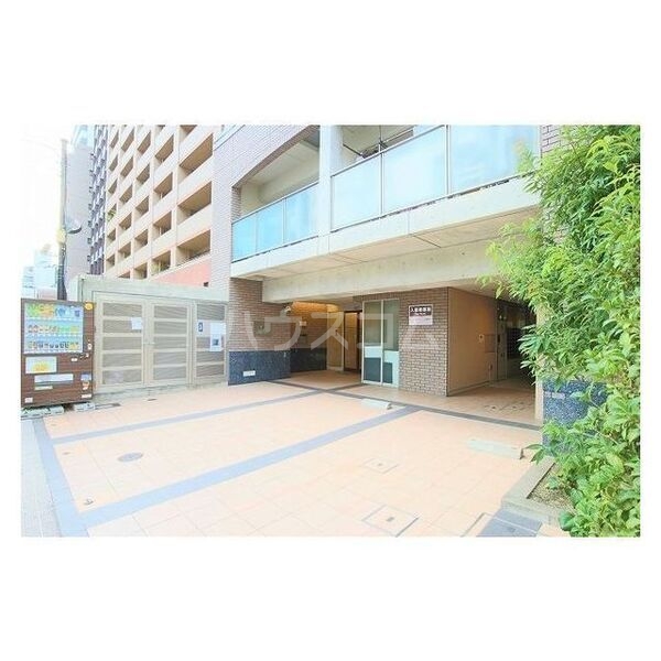 14/23 エントランス