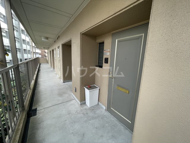 3/4 エントランス