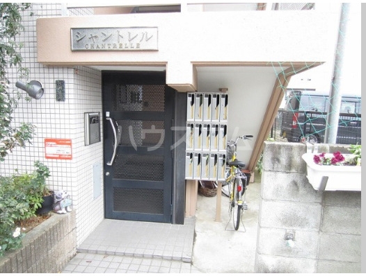 26/30 エントランス