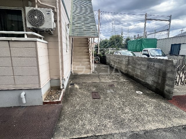 21/30 エントランス