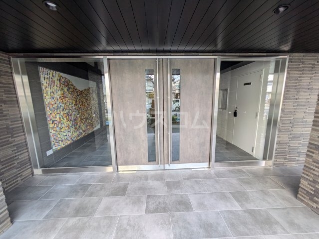 13/19 エントランス