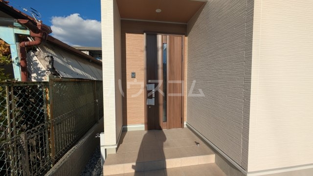 2/4 エントランス