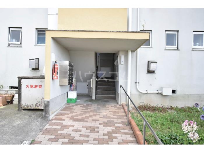 17/25 エントランス