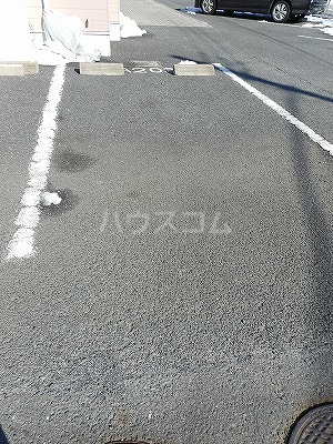 14/23 駐車場