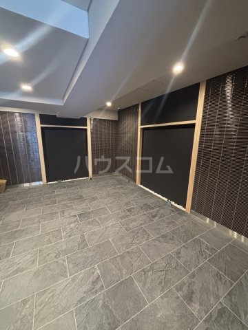 21/30 エントランス