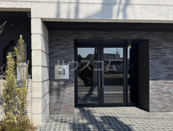 14/19 エントランス