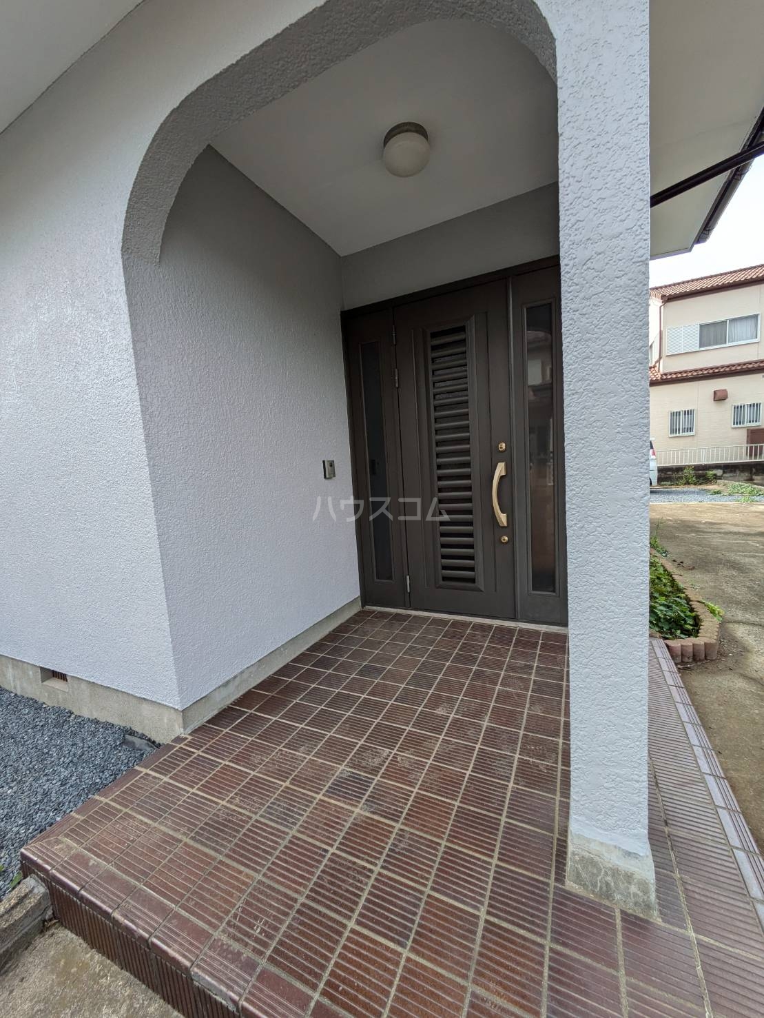 28/30 エントランス