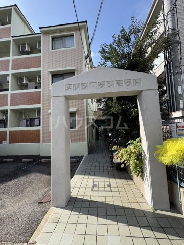 21/29 エントランス