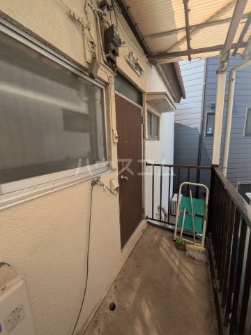 24/30 エントランス