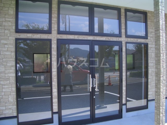 13/23 エントランス