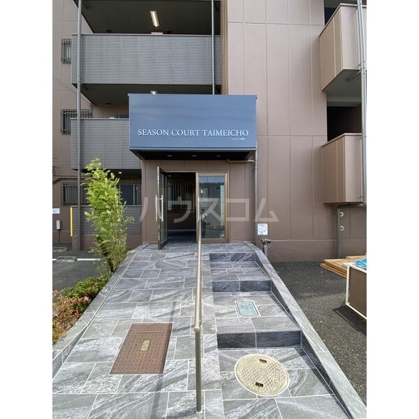 14/23 エントランス