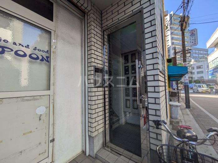 2/4 エントランス