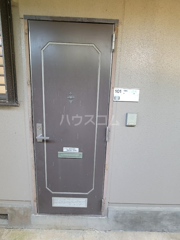 16/17 エントランス