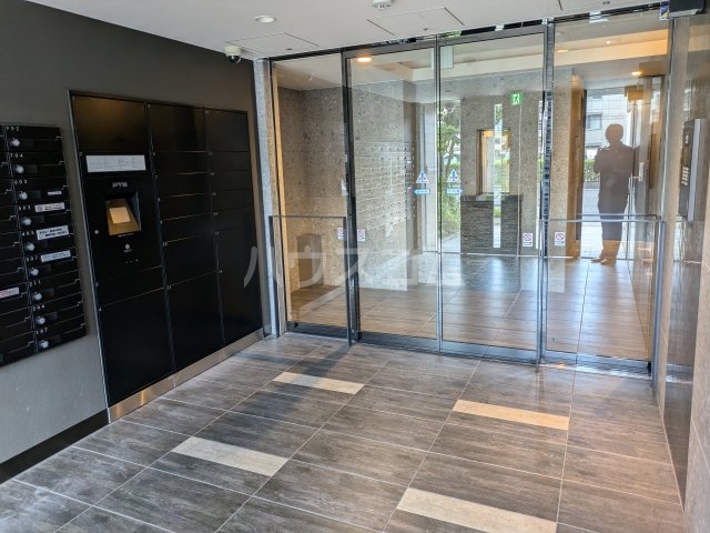 28/30 エントランス