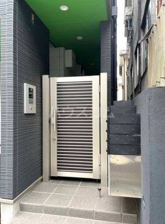 29/30 エントランス