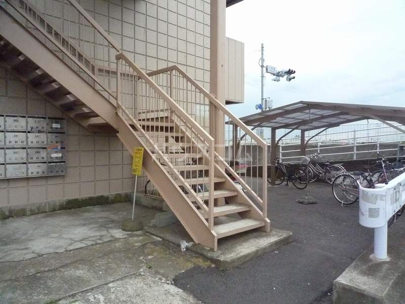 15/17 エントランス