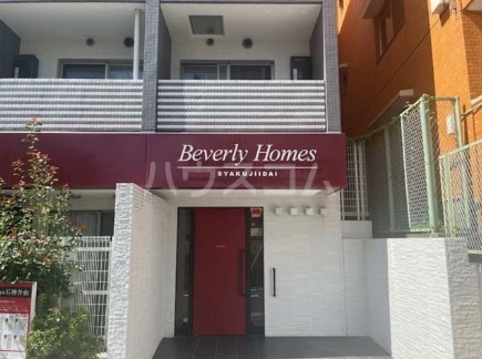 25/26 エントランス