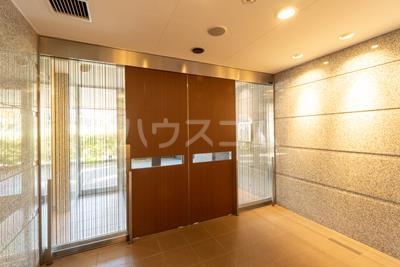 19/27 エントランス