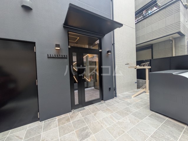 26/30 エントランス