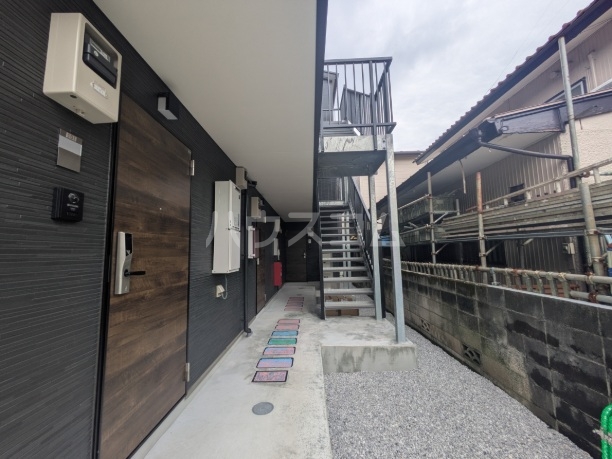 22/22 エントランス